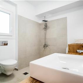 4 bedroom villa with pool & seaview, near Acharavi, sleeps 9